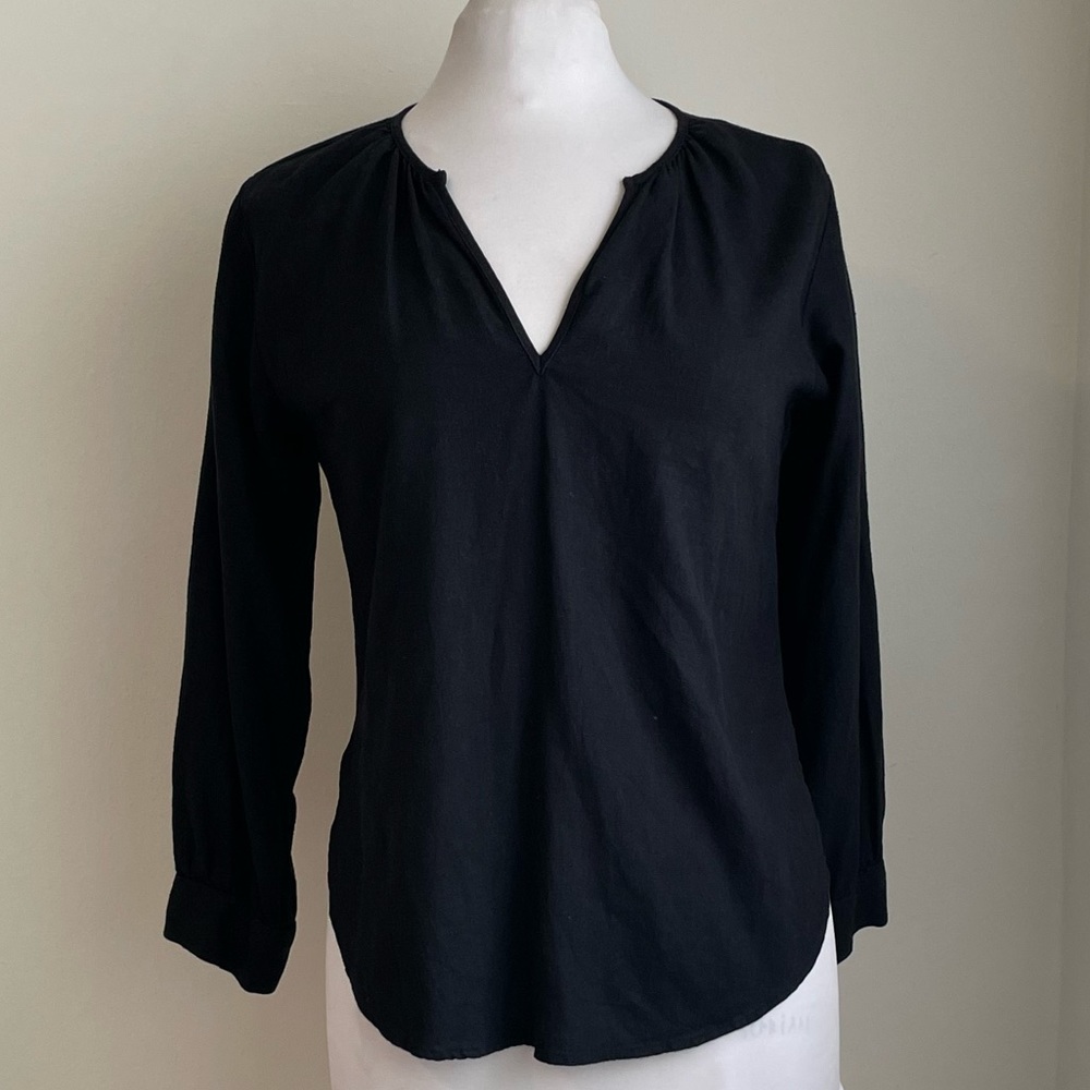 Me & Arrow Black Linen Pullover blouse Top Size Small